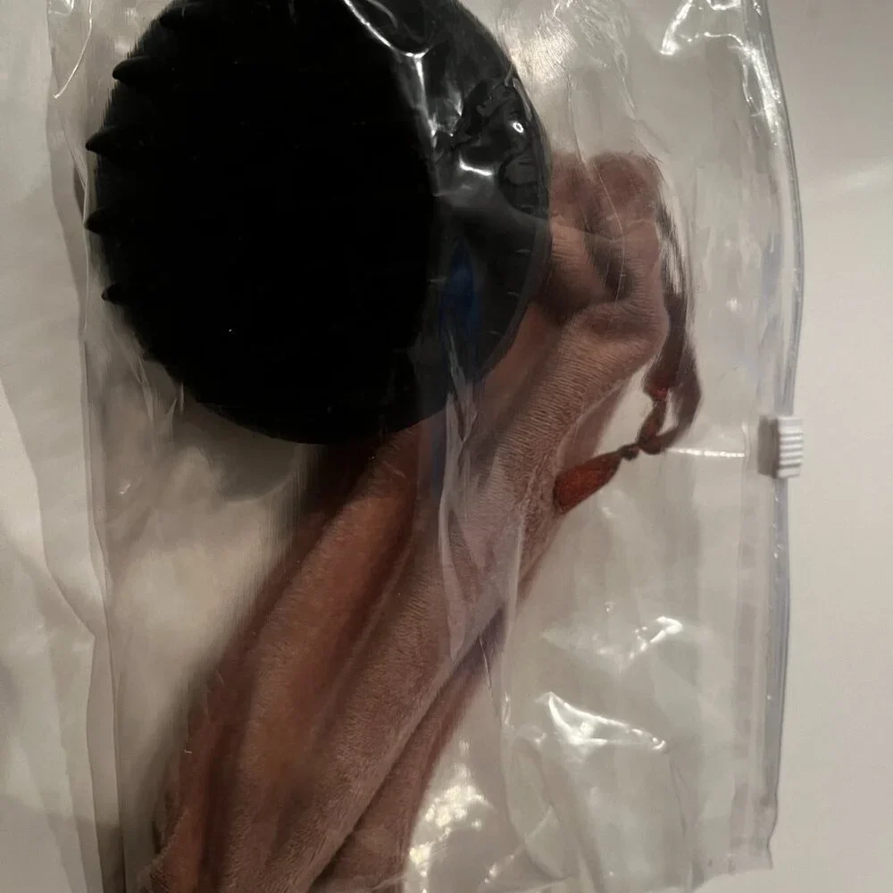 Make-Up‎ Brushes (12) and Scalp Massager (new) (w/a/x)